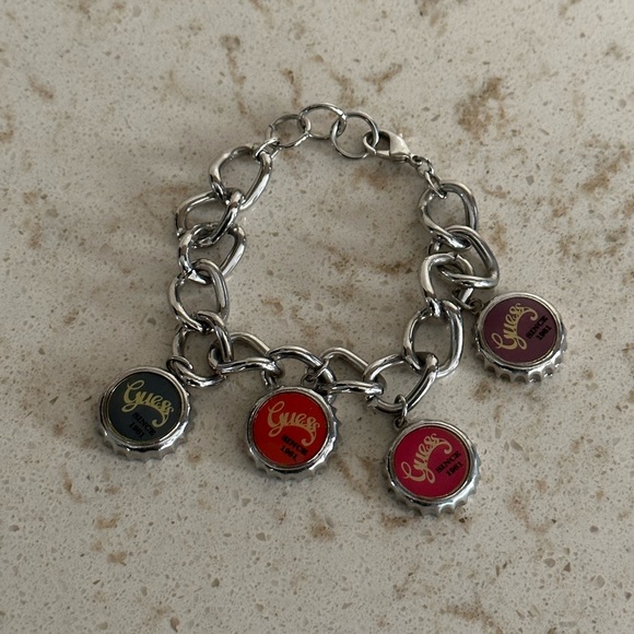 Vintage Y2K 1990/2000’s Silver Guess Bottle Cap Charm Bracelet w/ Clasp Closure - Picture 2 of 5